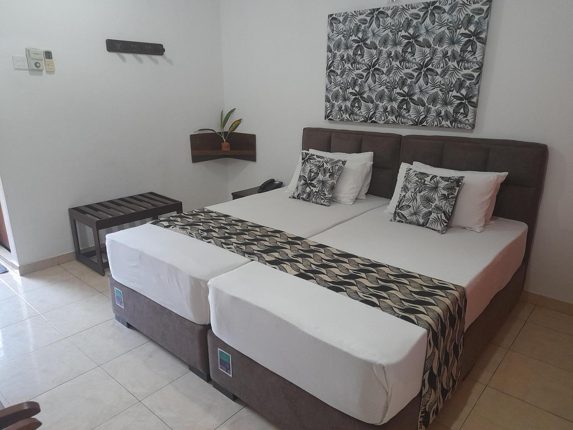 Larn'S Villa Hotel & Apartment واديوفا المظهر الخارجي الصورة