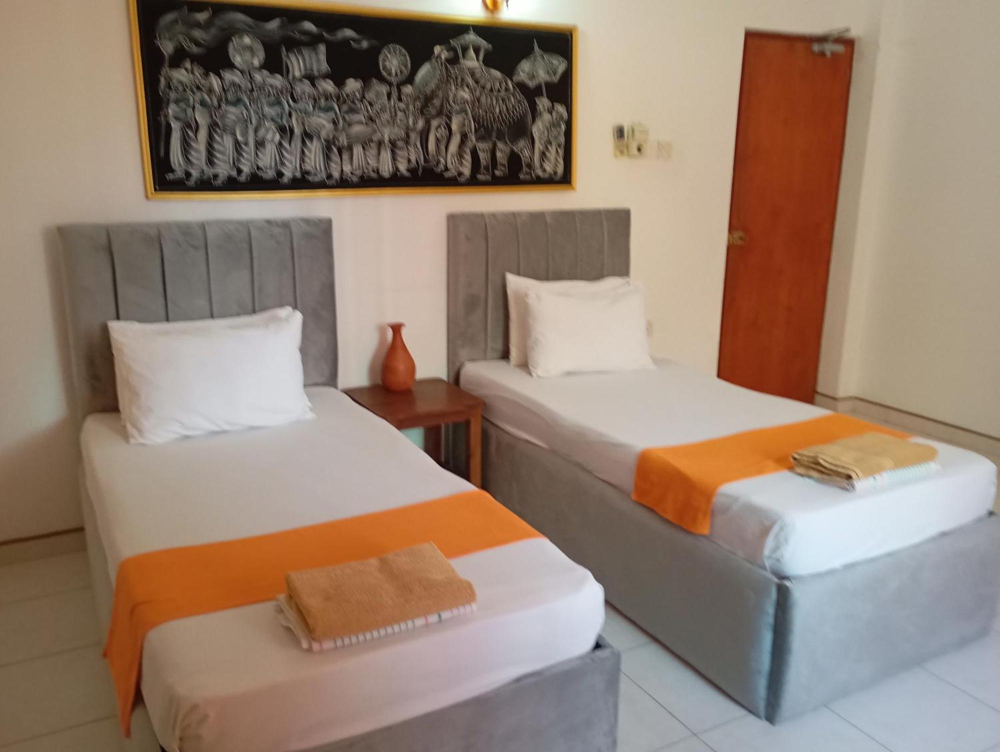Larn'S Villa Hotel & Apartment واديوفا المظهر الخارجي الصورة