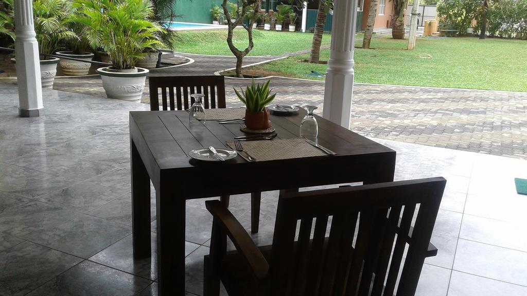 Larn'S Villa Hotel & Apartment واديوفا المظهر الخارجي الصورة