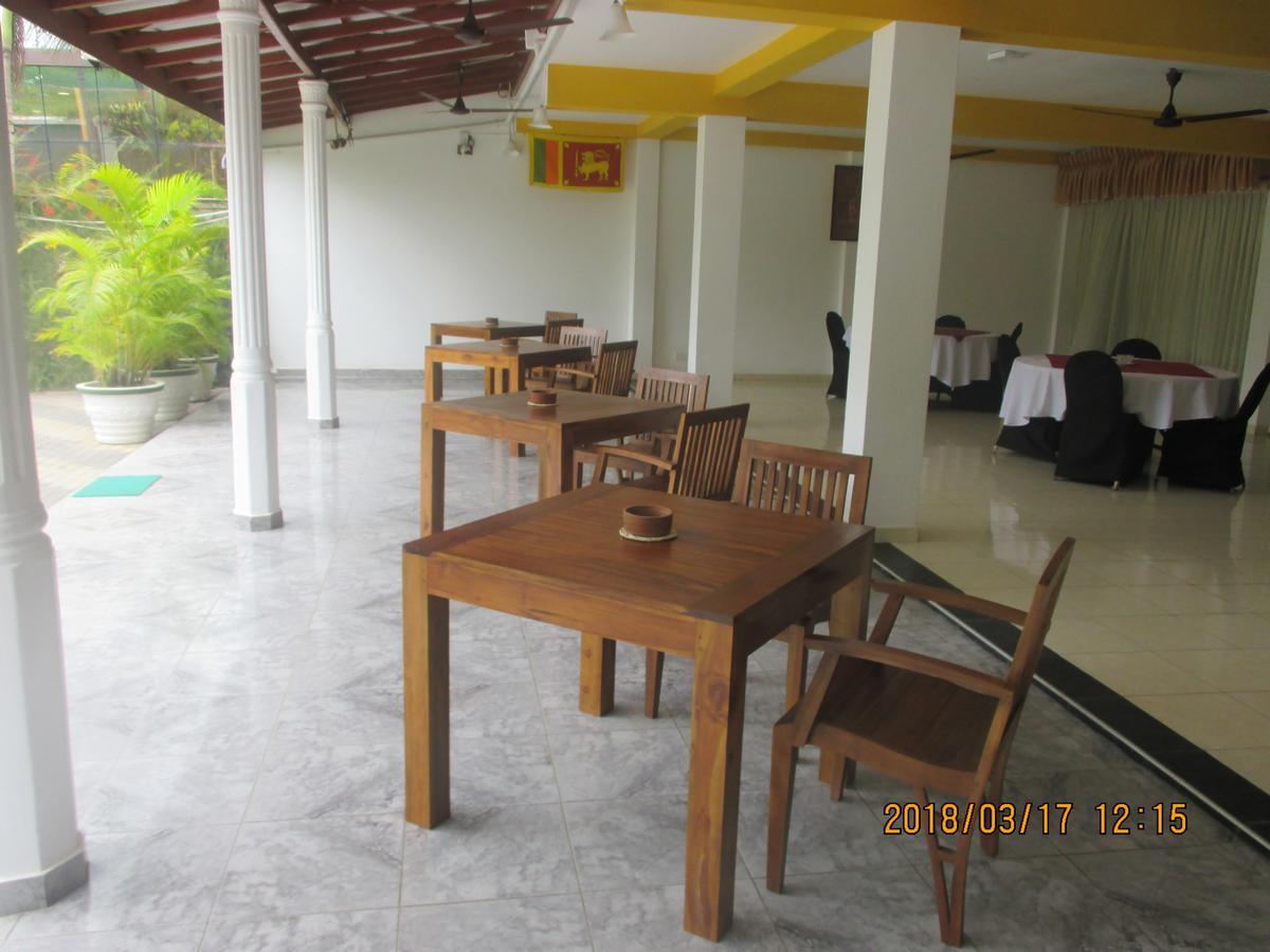 Larn'S Villa Hotel & Apartment واديوفا المظهر الخارجي الصورة