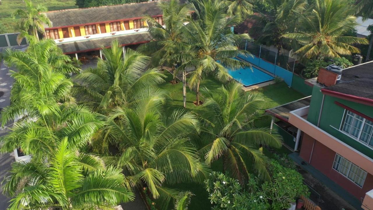 Larn'S Villa Hotel & Apartment واديوفا المظهر الخارجي الصورة